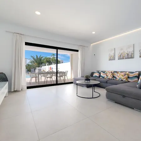 Malvasia - Pool - 900m To Playa Montana Roja By Lanzarote Holiday home *