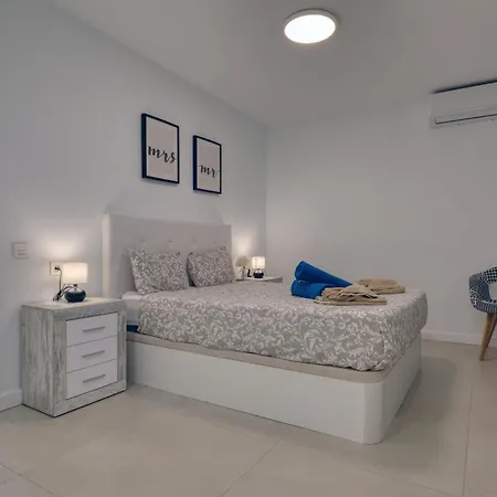 Malvasia - Pool - 900m To Playa Montana Roja By Lanzarote Holiday home
