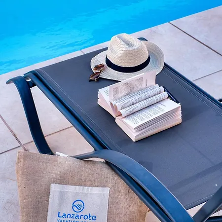 Malvasia - Pool - 900m To Playa Montana Roja By Lanzarote Vakantiehuis *