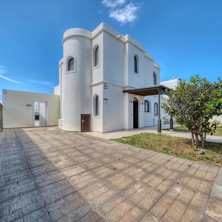 Malvasia - Pool - 900m To Playa Montana Roja By Lanzarote Holiday home