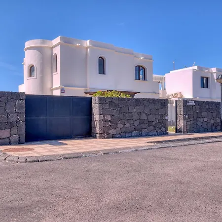 Malvasia - Pool - 900m To Playa Montana Roja By Lanzarote *